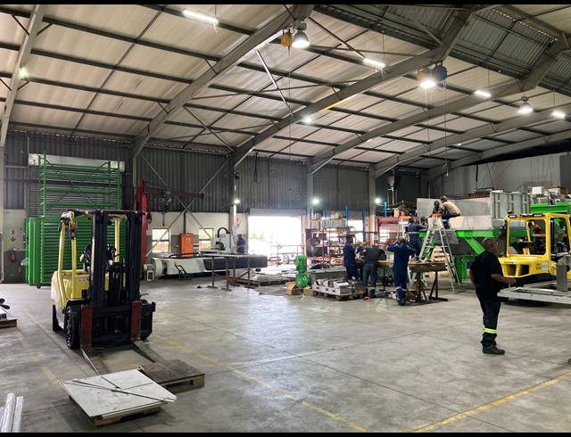 1,397M² WAREHOUSE TO LET IN MAHOGANY RIDGE